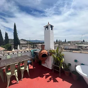  Сasa de vacaciones Cosy House, Sunny Terrace, Amazing Views & Outdoor Bathtub!